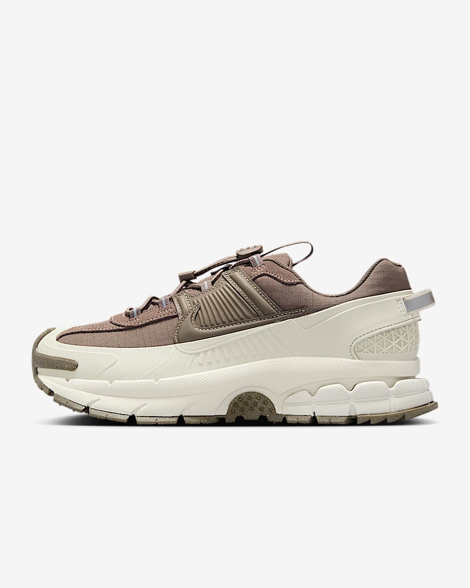 NIKE ZOOM VOMERO (Beige)