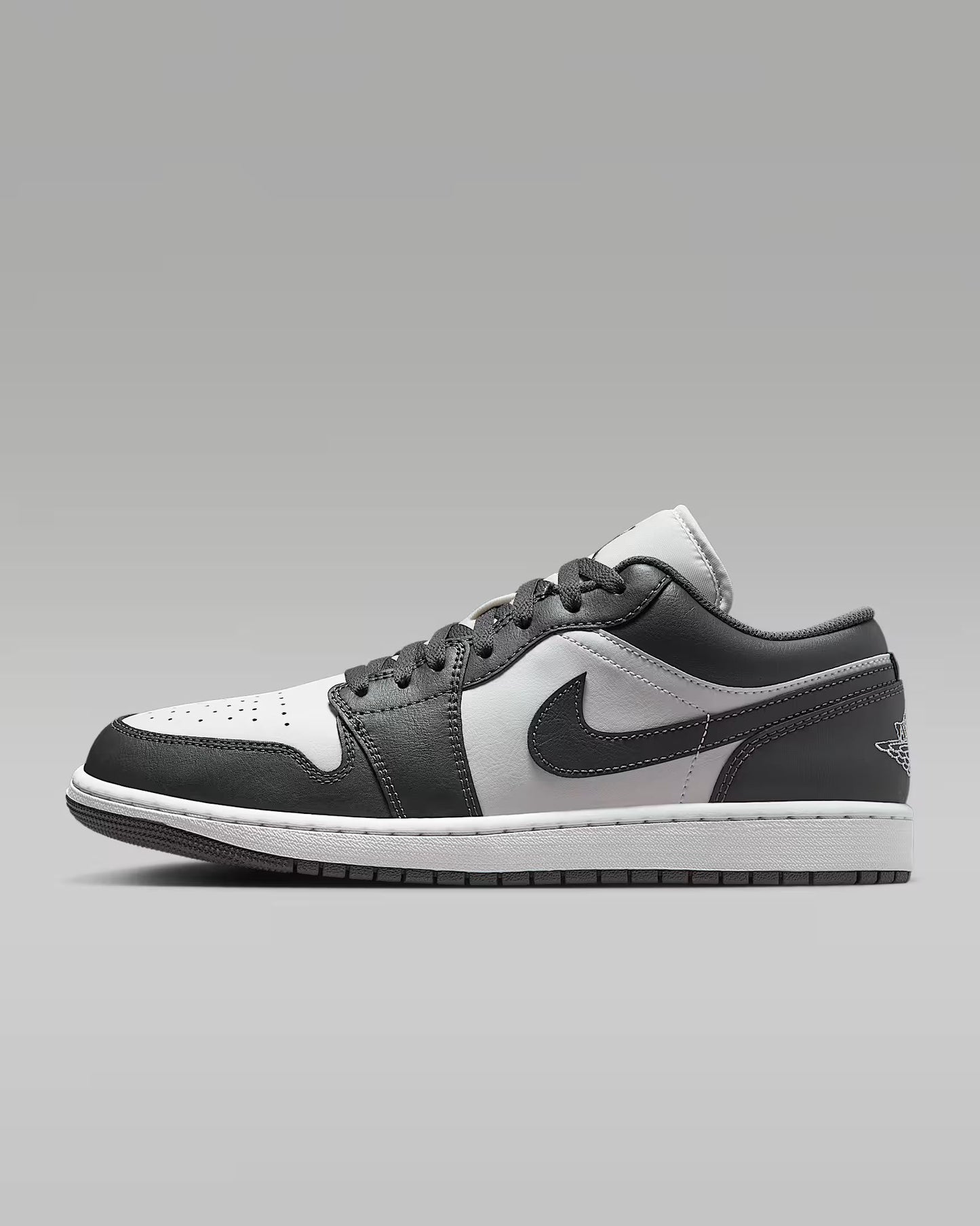 NIKE AIR JORDAN 1 LOW (Black/White)