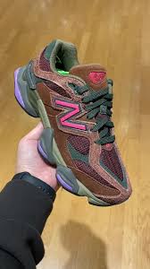 NEW BALANCE 9060 (Oak Burgundy)