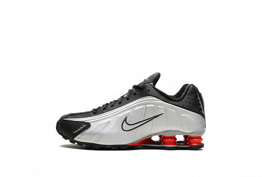 NIKE SHOX R4 (Black/Silver)
