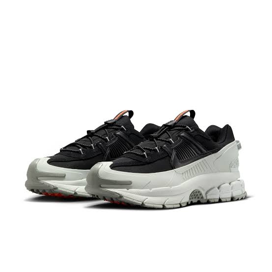 NIKE ZOOM VOMERO (Black/Grey)