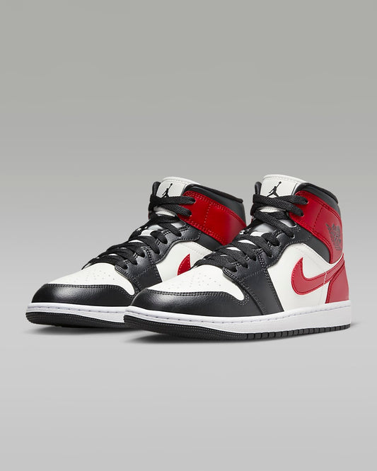 NIKE AIR JORDAN 1 RETRO MID BLACK TOE