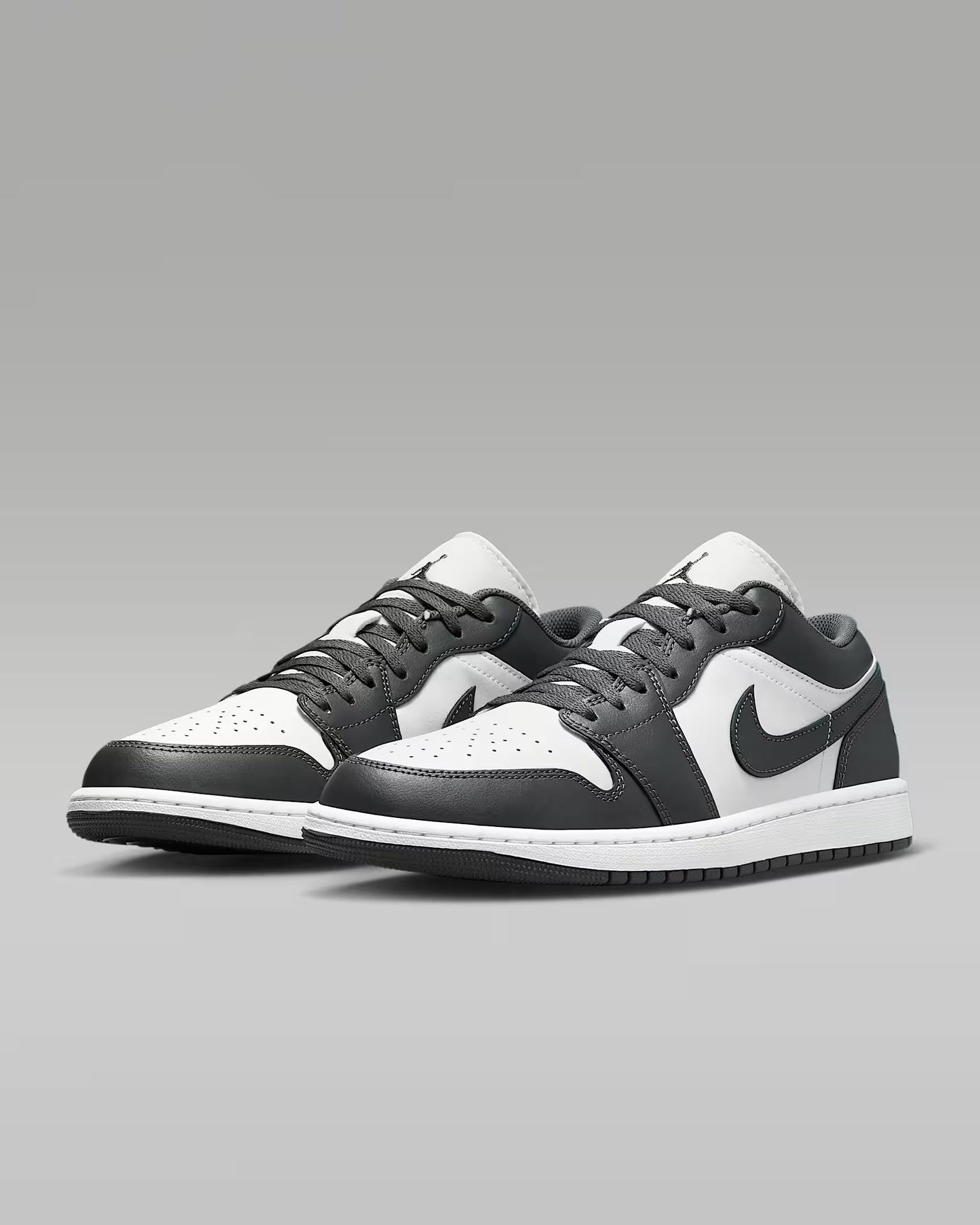NIKE AIR JORDAN 1 LOW (Black/White)